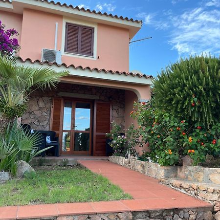 Casa Sviluppata Su Due Piani Con Doppia Veranda E Parcheggio Privato 산테오도로 외부 사진
