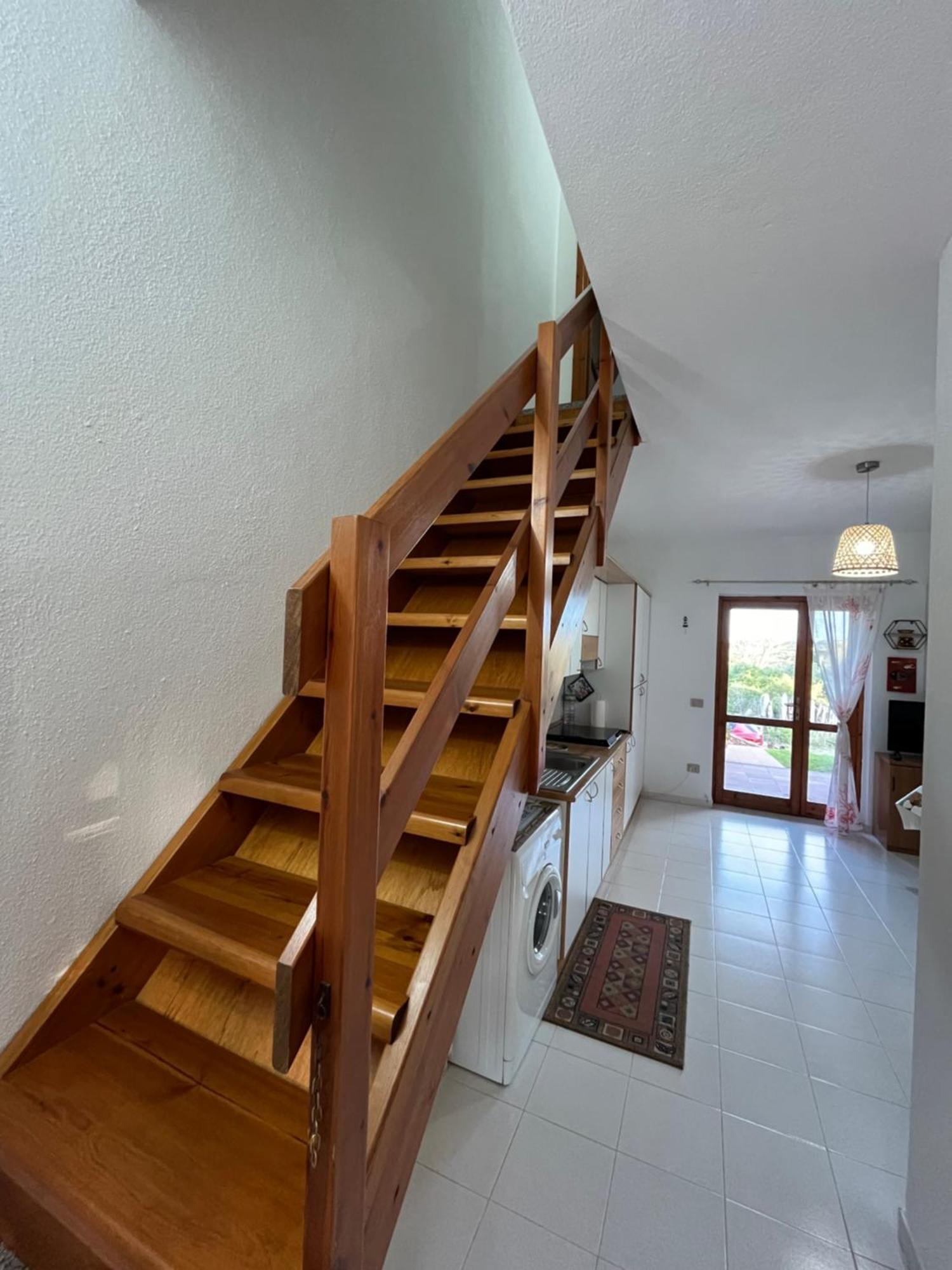 Casa Sviluppata Su Due Piani Con Doppia Veranda E Parcheggio Privato 산테오도로 외부 사진