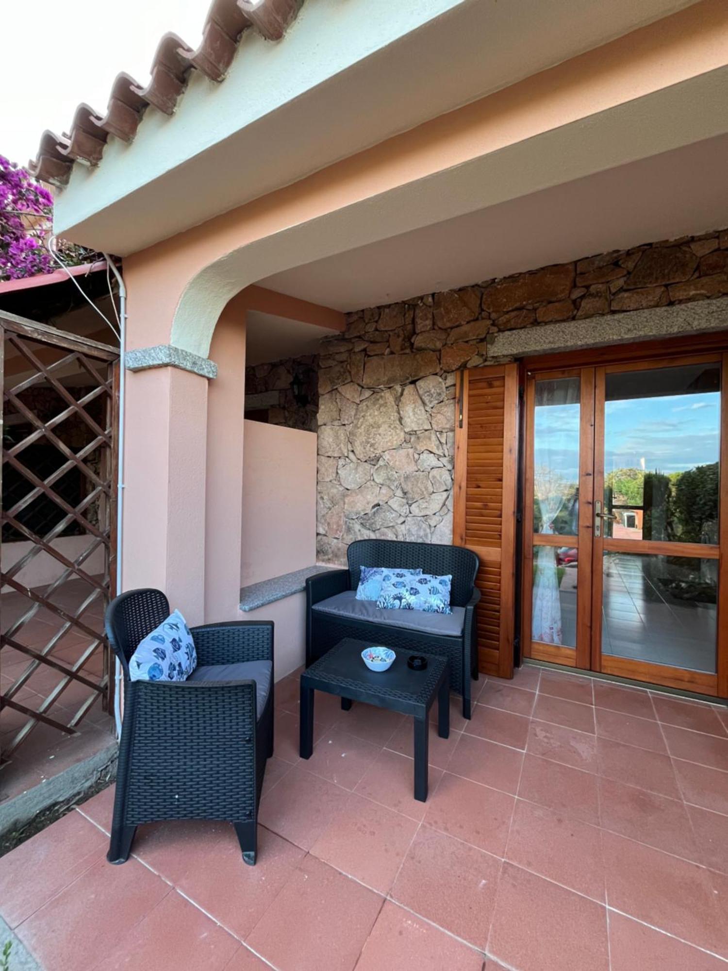 Casa Sviluppata Su Due Piani Con Doppia Veranda E Parcheggio Privato 산테오도로 외부 사진