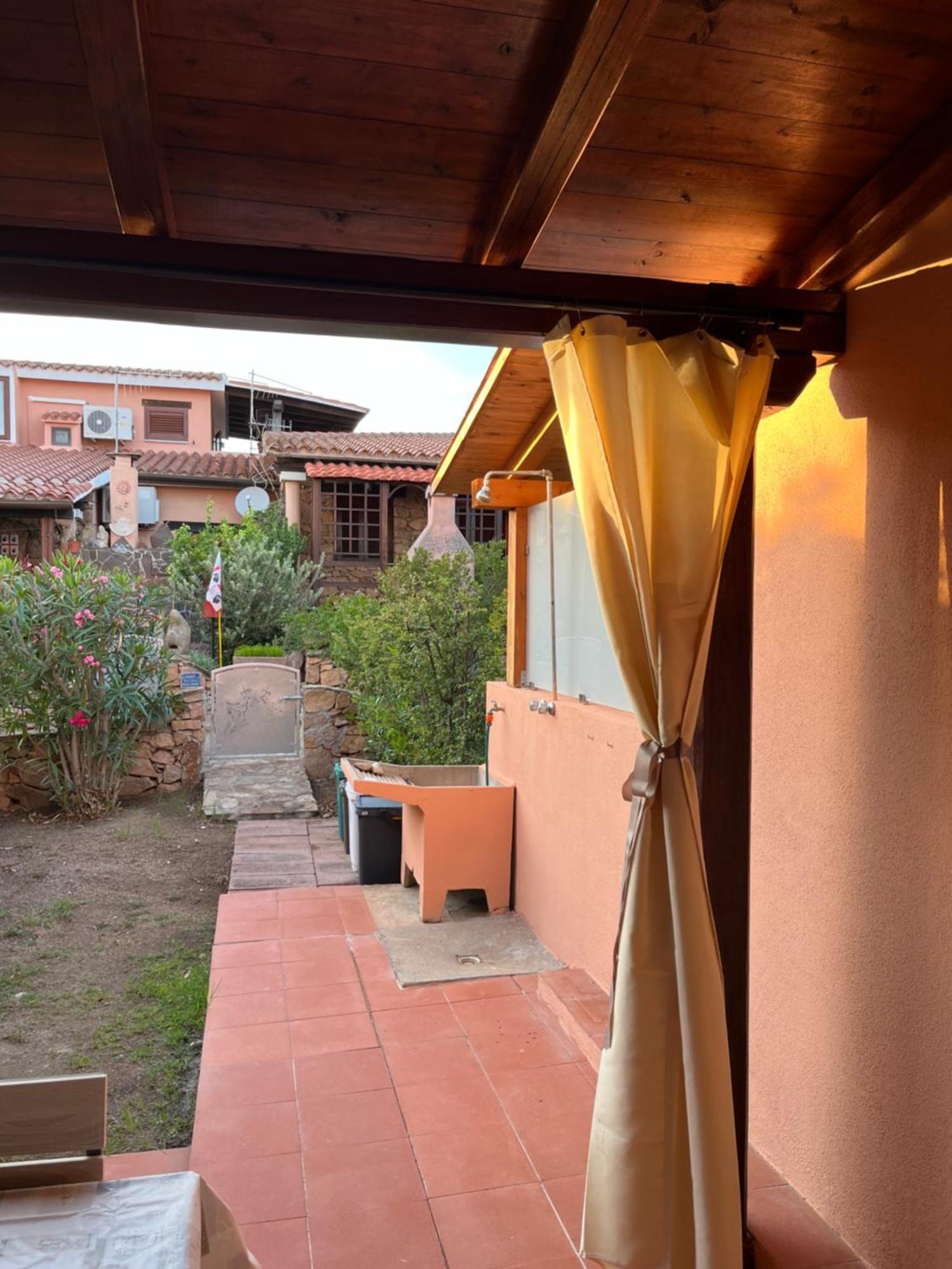 Casa Sviluppata Su Due Piani Con Doppia Veranda E Parcheggio Privato 산테오도로 외부 사진
