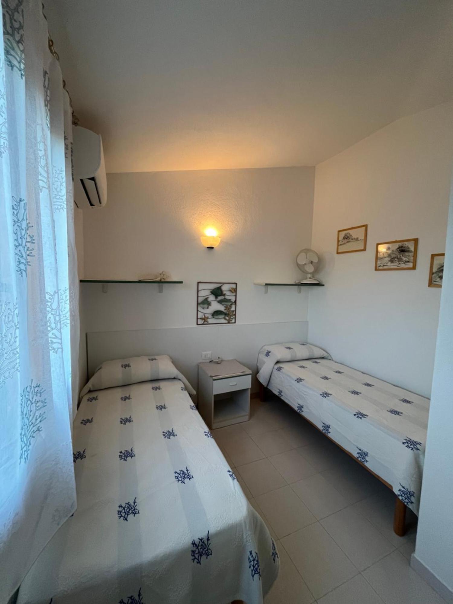 Casa Sviluppata Su Due Piani Con Doppia Veranda E Parcheggio Privato 산테오도로 외부 사진