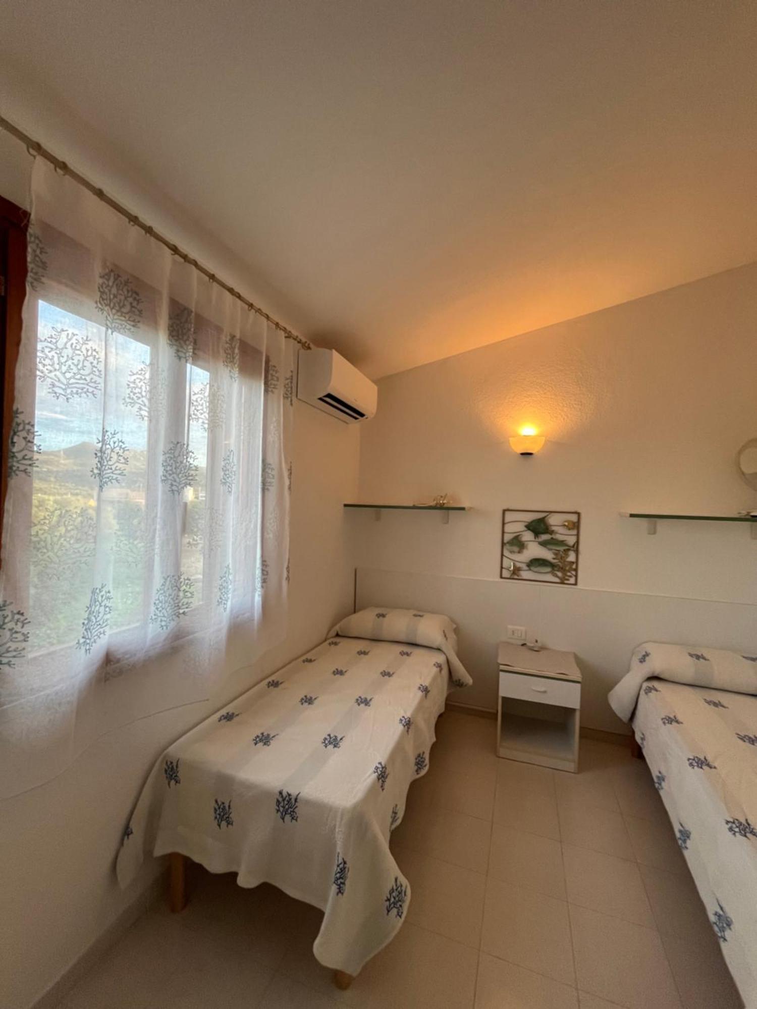 Casa Sviluppata Su Due Piani Con Doppia Veranda E Parcheggio Privato 산테오도로 외부 사진