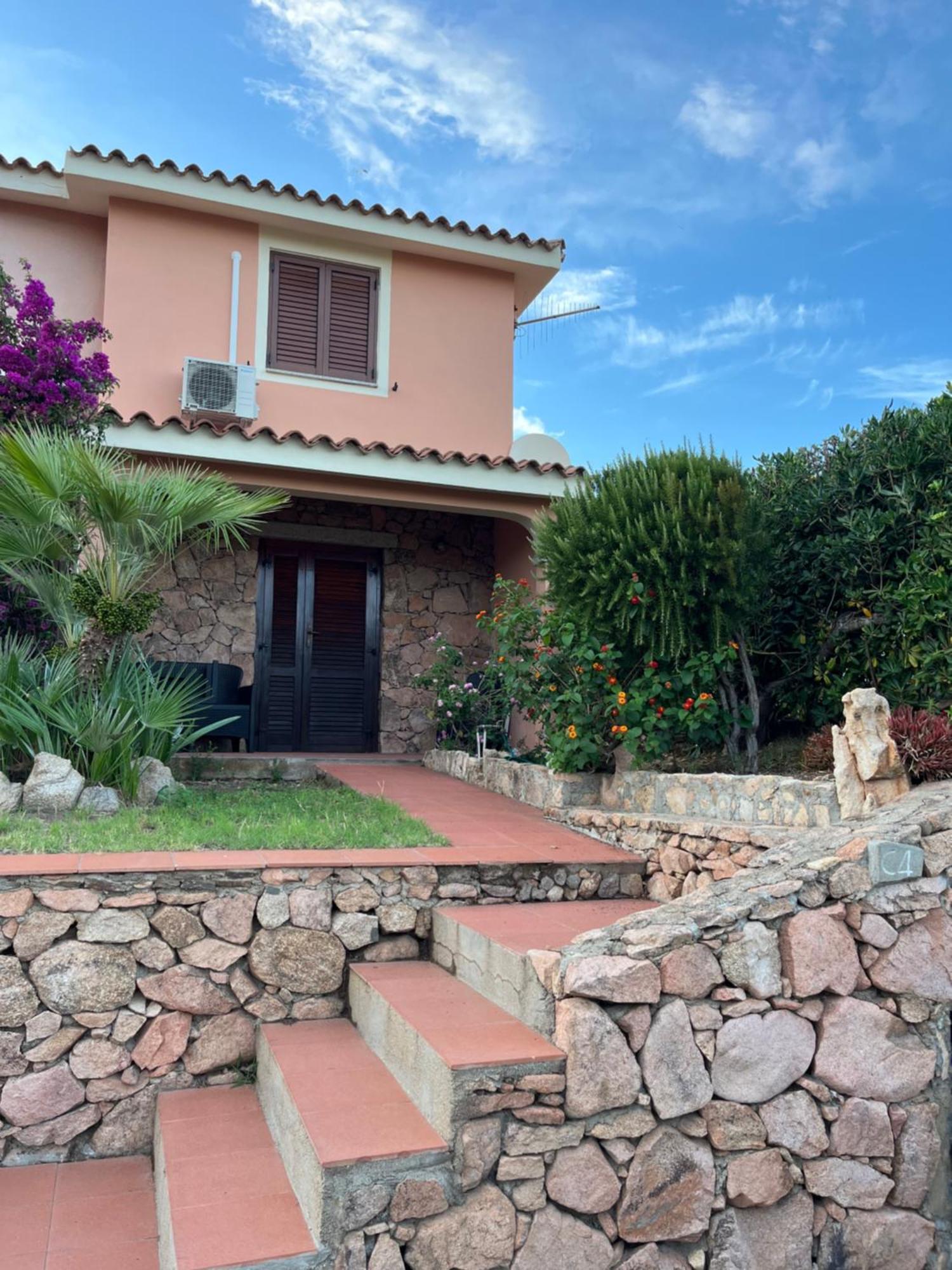 Casa Sviluppata Su Due Piani Con Doppia Veranda E Parcheggio Privato 산테오도로 외부 사진