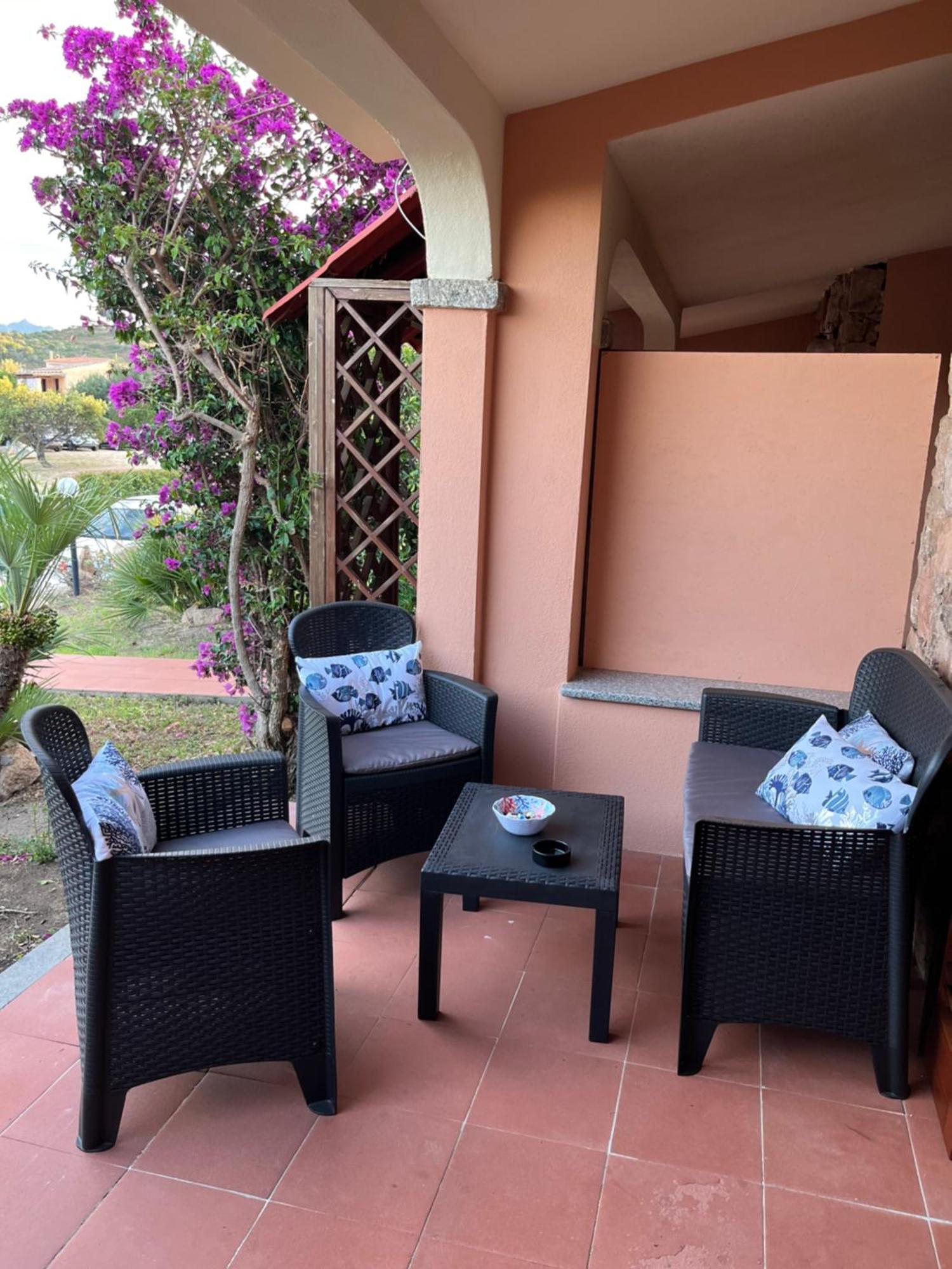 Casa Sviluppata Su Due Piani Con Doppia Veranda E Parcheggio Privato 산테오도로 외부 사진