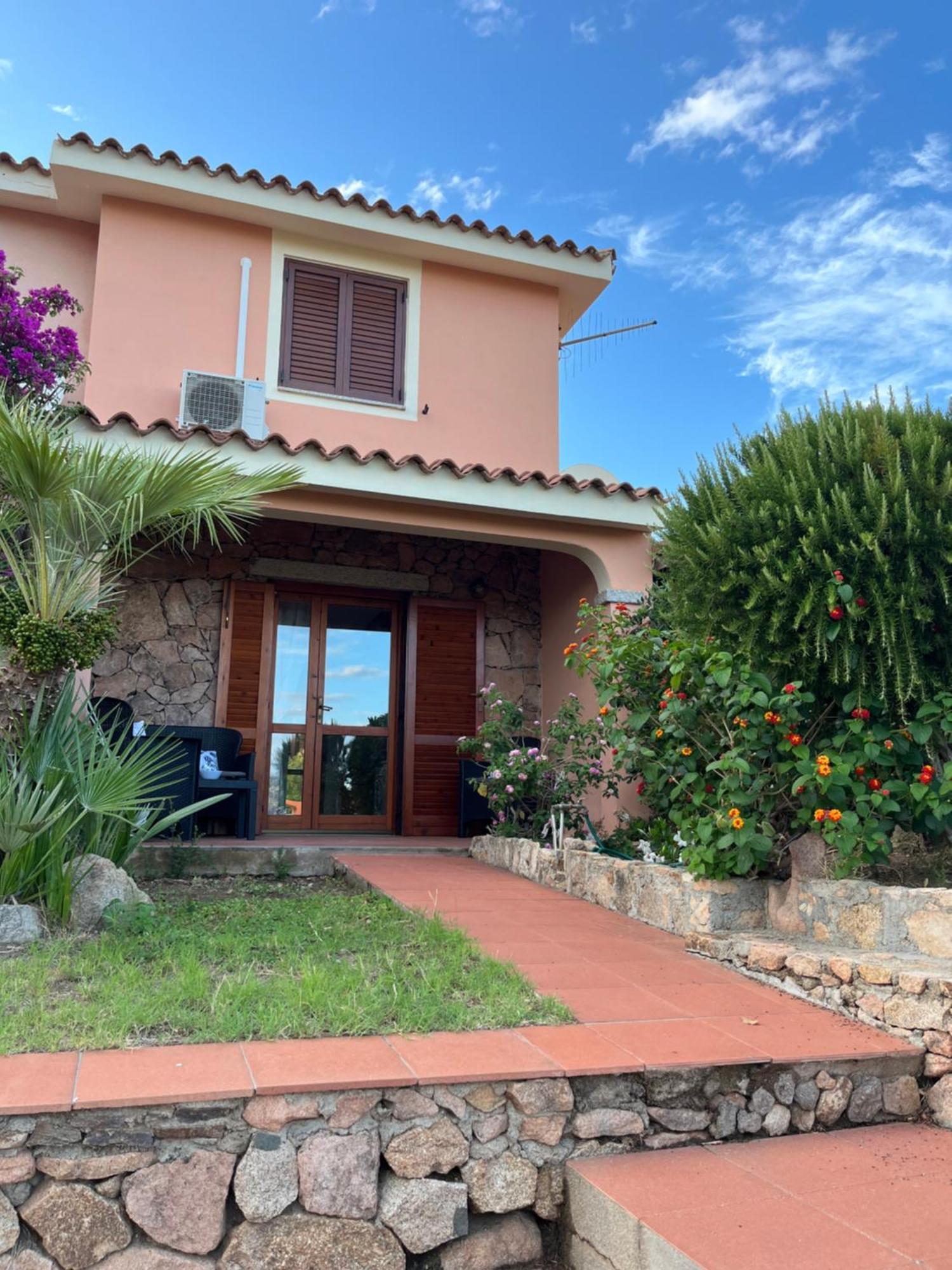 Casa Sviluppata Su Due Piani Con Doppia Veranda E Parcheggio Privato 산테오도로 외부 사진